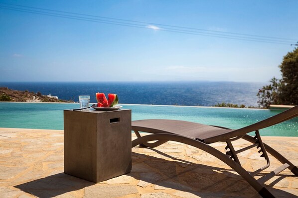 Seasonal outdoor pool - Villa Aurora III byThe Pearls Collection (Mykonos)