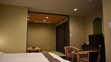 1 室のベッドルーム、セーフティボックス (室内)、デスク、ノートパソコン用作業スペース