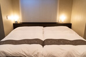Room (Boutique Hotel) | 1 bedroom, in-room safe, desk, laptop workspace - Heian Sakura 102 (Kyoto)
