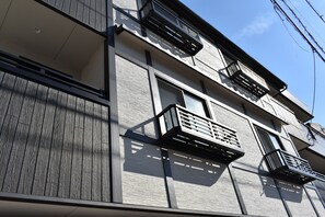 Exterior detail - Heian Sakura 204 (Kyoto)