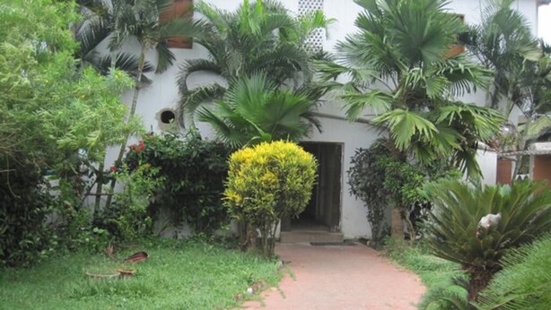 Garden view - Hotel Arya Palace (Puri)