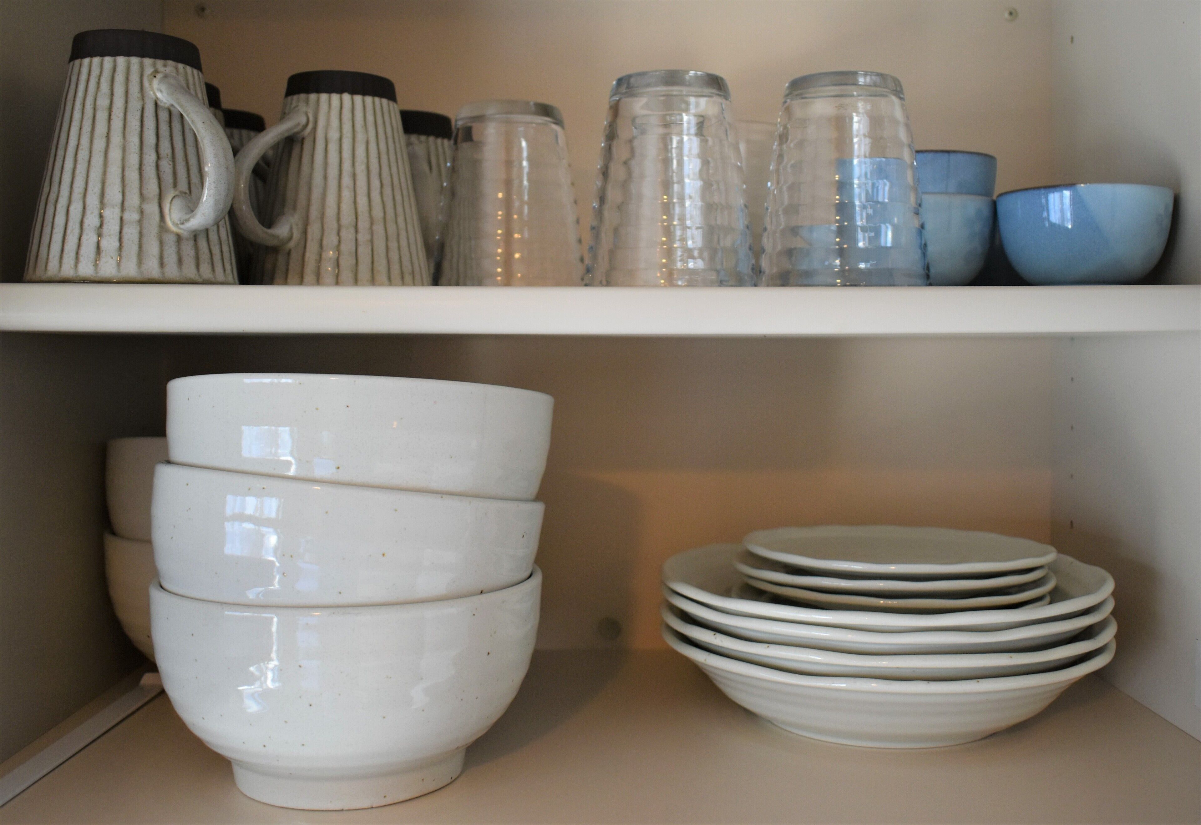 Full-size fridge, microwave, stovetop, electric kettle