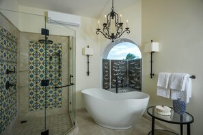 Shower - Casa Bellamar (La Fortuna)