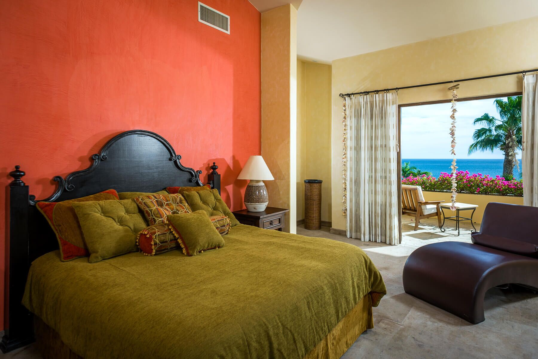 4 bedrooms, bed sheets