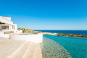 Outdoor pool, an infinity pool