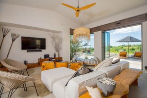 TV - Casa Naah Payil (Cabo San Lucas)