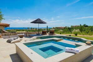 Outdoor pool - Casa Naah Payil (Cabo San Lucas)