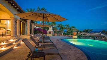 Outdoor pool, an infinity pool