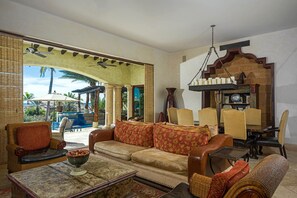 TV, fireplace, DVD player - Casa Diamante (Cabo San Lucas)