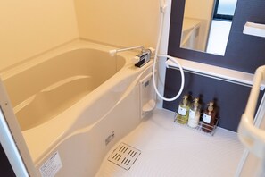 Bathroom - Heian Sakura 303 (Kyoto)