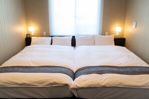 Room (Boutique Hotel) | 1 bedroom, in-room safe, desk, laptop workspace