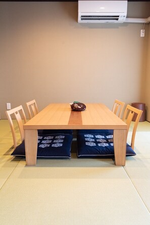 Room (Boutique Hotel) | Living area | 24-inch flat-screen TV with digital channels, TV
