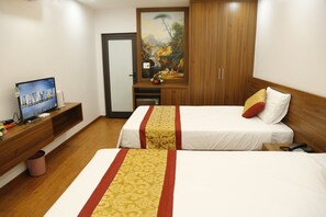 City Double or Twin Room | Minibar, in-room safe, desk, laptop workspace - Bao Ngoc Diamond Hotel (Cao Bang)