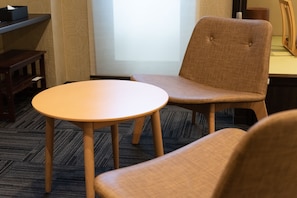 Quarto (Boutique Hotel) | 1 quarto, cofres nos quartos, escrivaninha