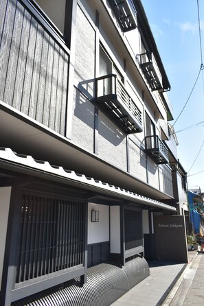 Exterior detail - Heian Sakura 304 (Kyoto)