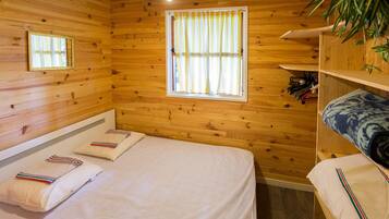 1 bedroom, iron/ironing board, free WiFi