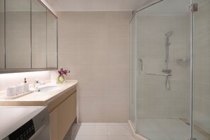 Combinazione doccia/vasca, set di cortesia gratuito, asciugacapelli