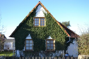 Exterior - Vacation apartment 2 west - Holiday home Butje (Insel Hiddensee)