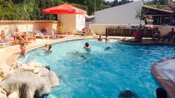 Sæsonbestemt udendørs pool