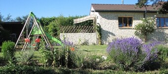 3 * hytte på landet i Sioule-dalen med utsikt over Auvergne-vulkanene