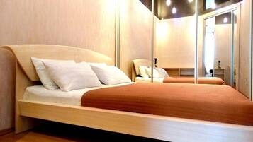 Basic-Doppelzimmer | Verdunkelungsvorhänge, Bügeleisen/Bügelbrett, kostenloses WLAN