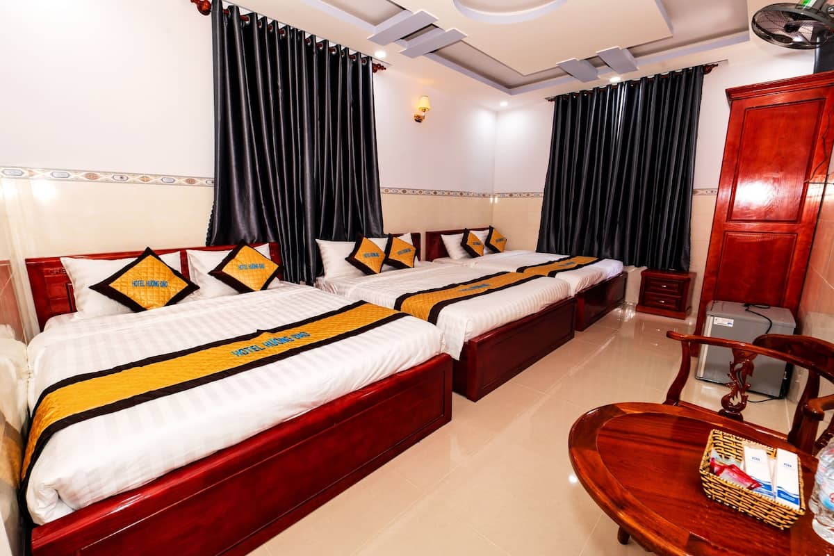 Phòng dành cho gia đình | Minibar, bàn, bàn ủi/dụng cụ ủi quần áo 