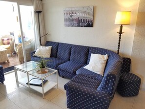 60-inch Smart TV with cable channels, TV, Netflix - Apartamento Las Torres Con Vista Al Mar (Fuengirola)