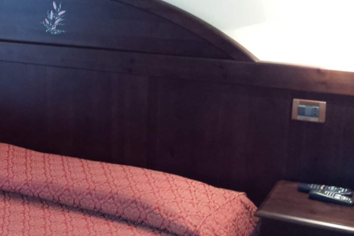 Double or Twin Room | Free WiFi
