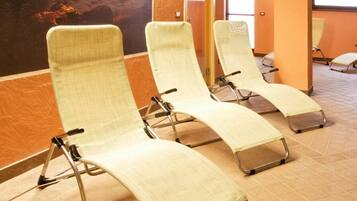 Sauna, hot tub, Turkish bath/hammam, aromatherapy