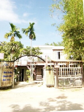 واجهة المنشأة