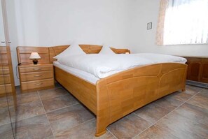 2 Schlafzimmer, Reisekinderbett, WLAN