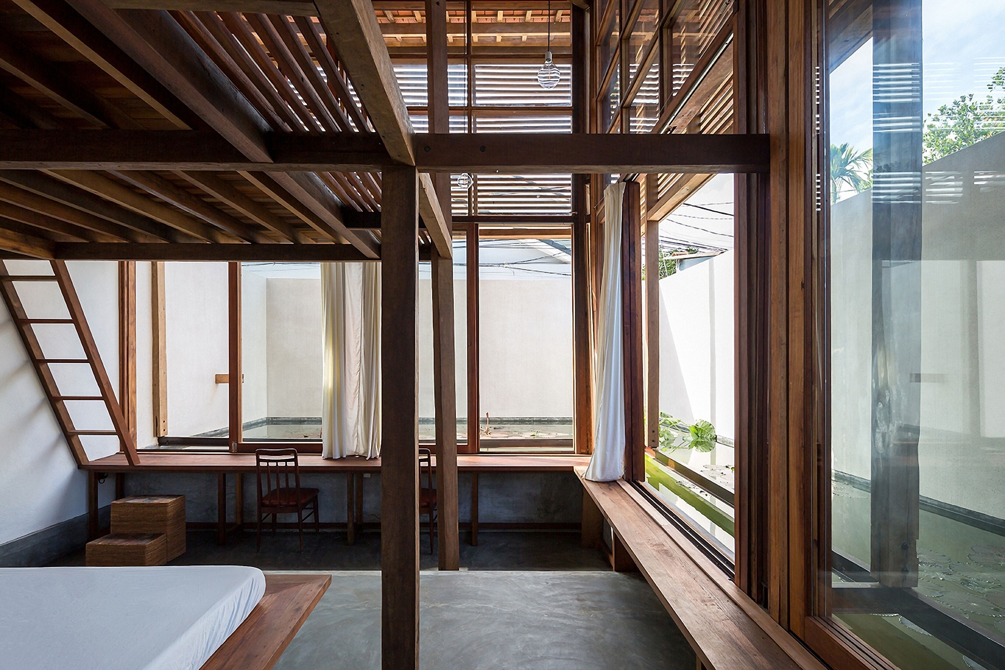 Decoración personalizada, muebles diferentes y cortinas blackout 