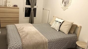 3 habitaciones, escritorio, tabla de planchar con plancha y wifi