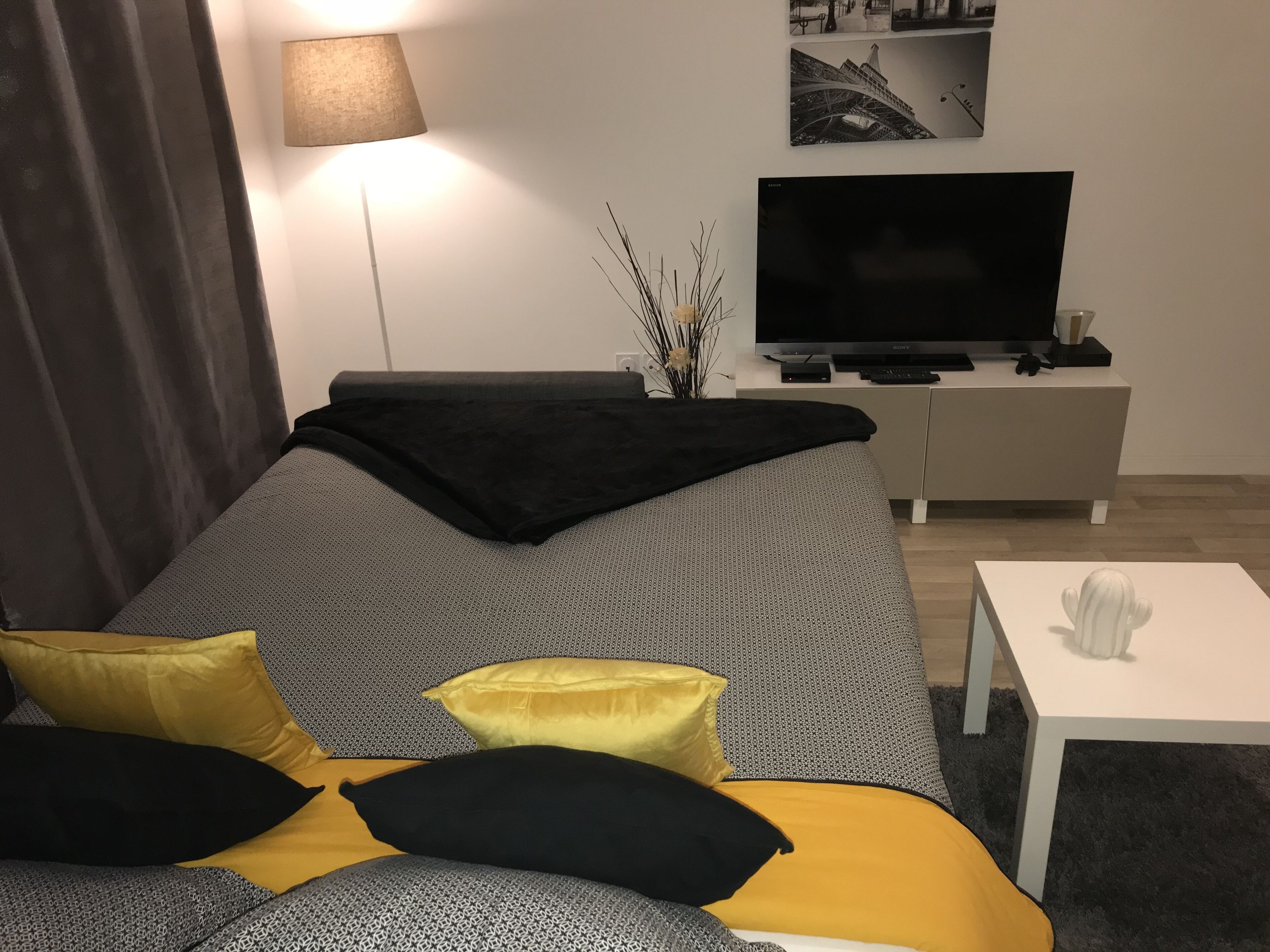 3 habitaciones, escritorio, tabla de planchar con plancha y wifi 