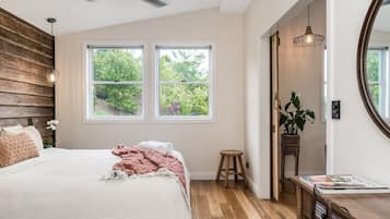 1 bedroom, iron/ironing board, bed sheets