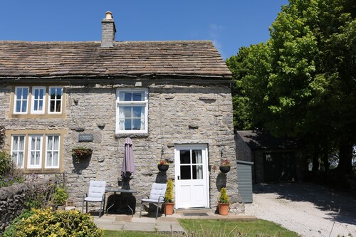 Townend Holiday Cottage - Cosy Countryside Retreat