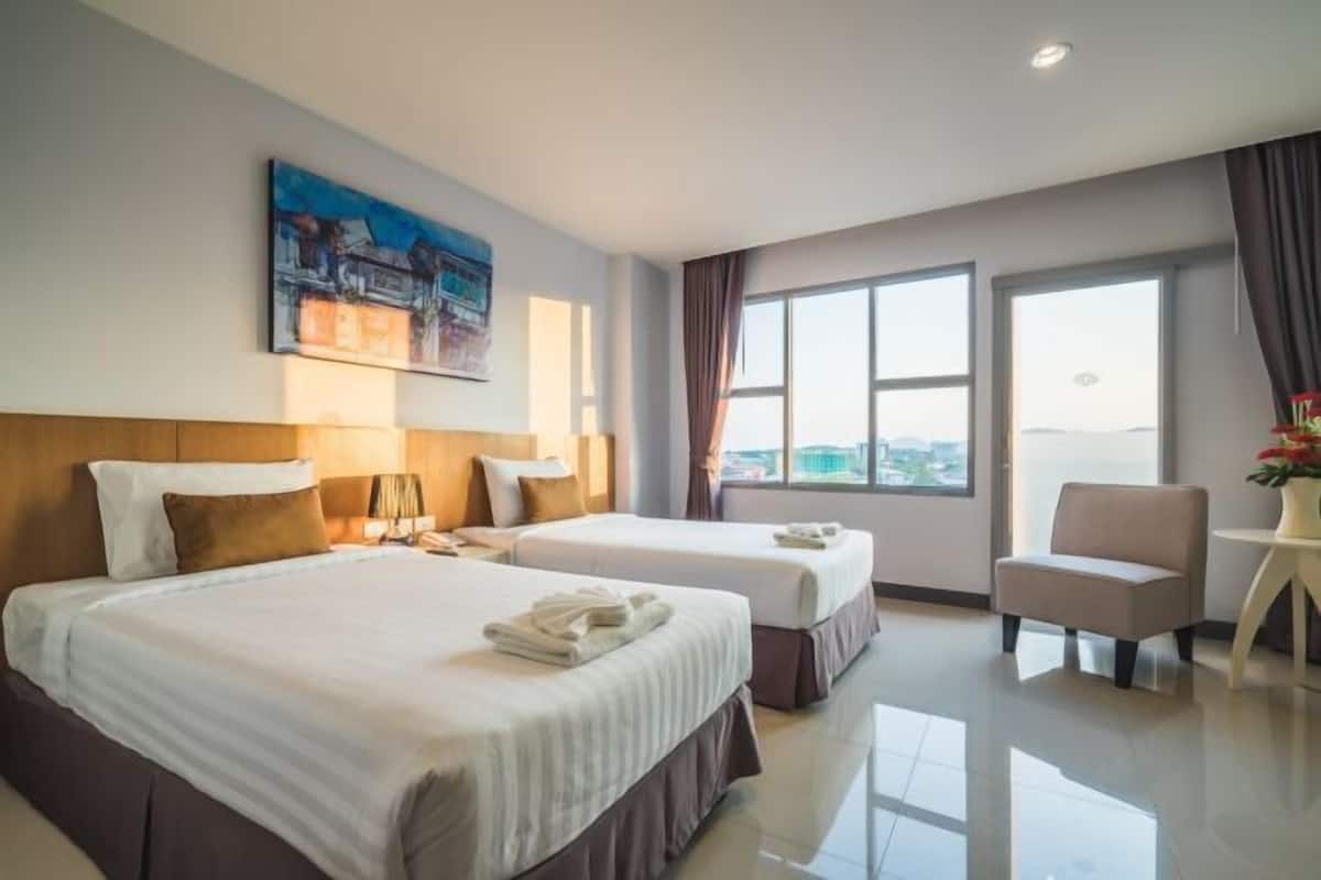 Blackout drapes, WiFi (free), bed sheets