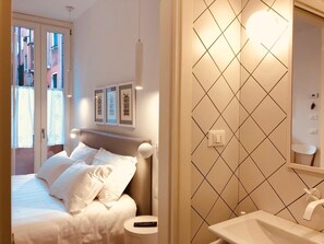 2 bedrooms, premium bedding, down duvets, pillow-top beds