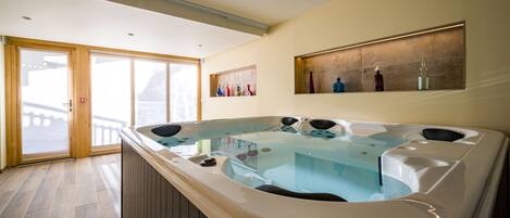 Kamar Twin | Bathtub spa pribadi