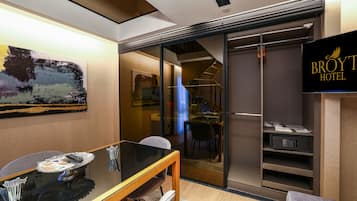 Penthouse ejecutivo, 1 cama Queen size y sofá cama | Sábanas italianas Frette, ropa de cama de alta calidad y edredón