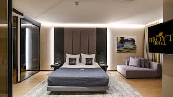 Superior Suite Room | 1 bedroom, Frette Italian sheets, premium bedding, down comforters