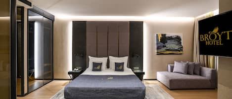 Superior Suite Room | Frette Italian sheets, premium bedding, down duvets, minibar