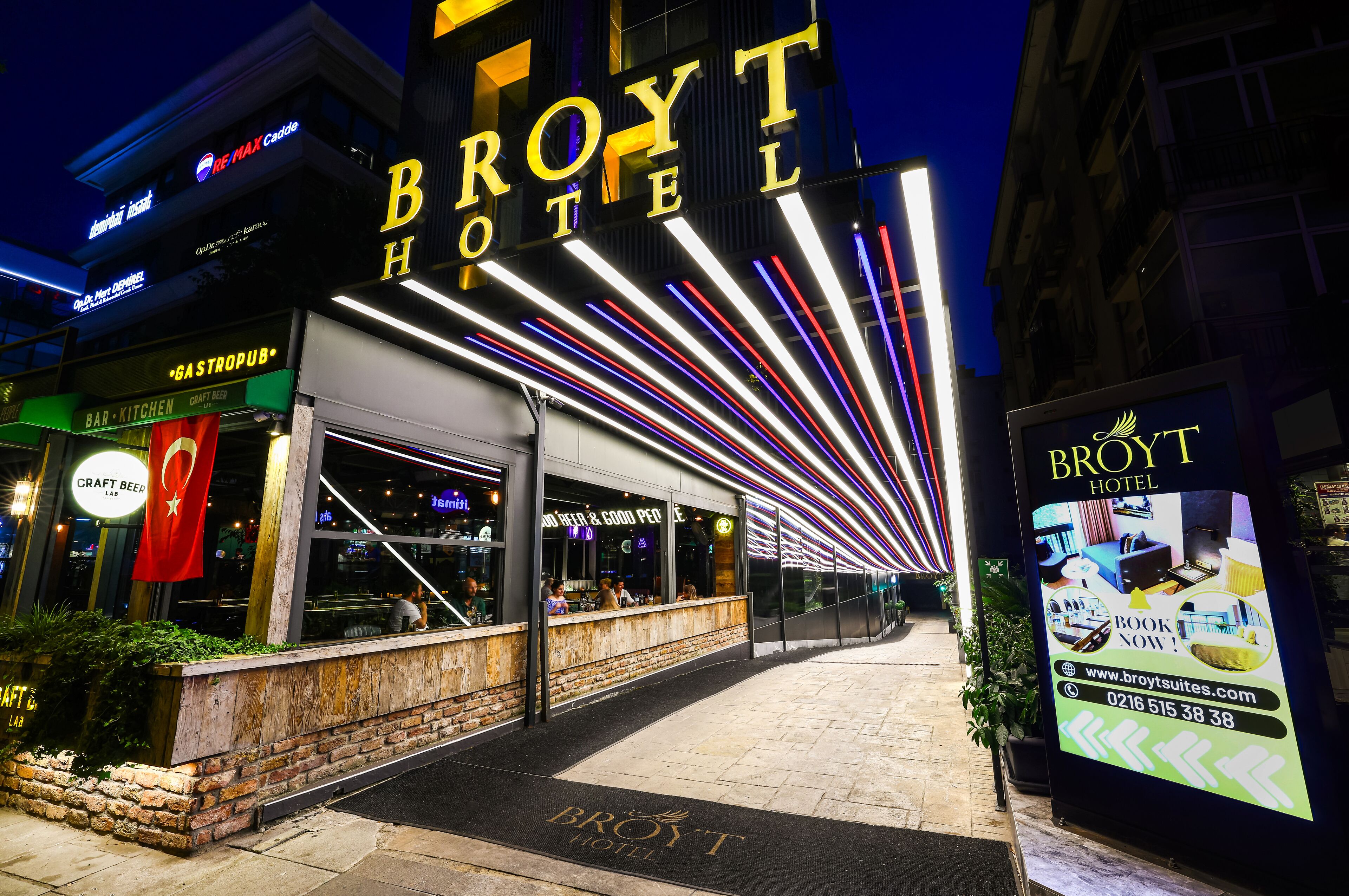 Photo - Broyt Hotel