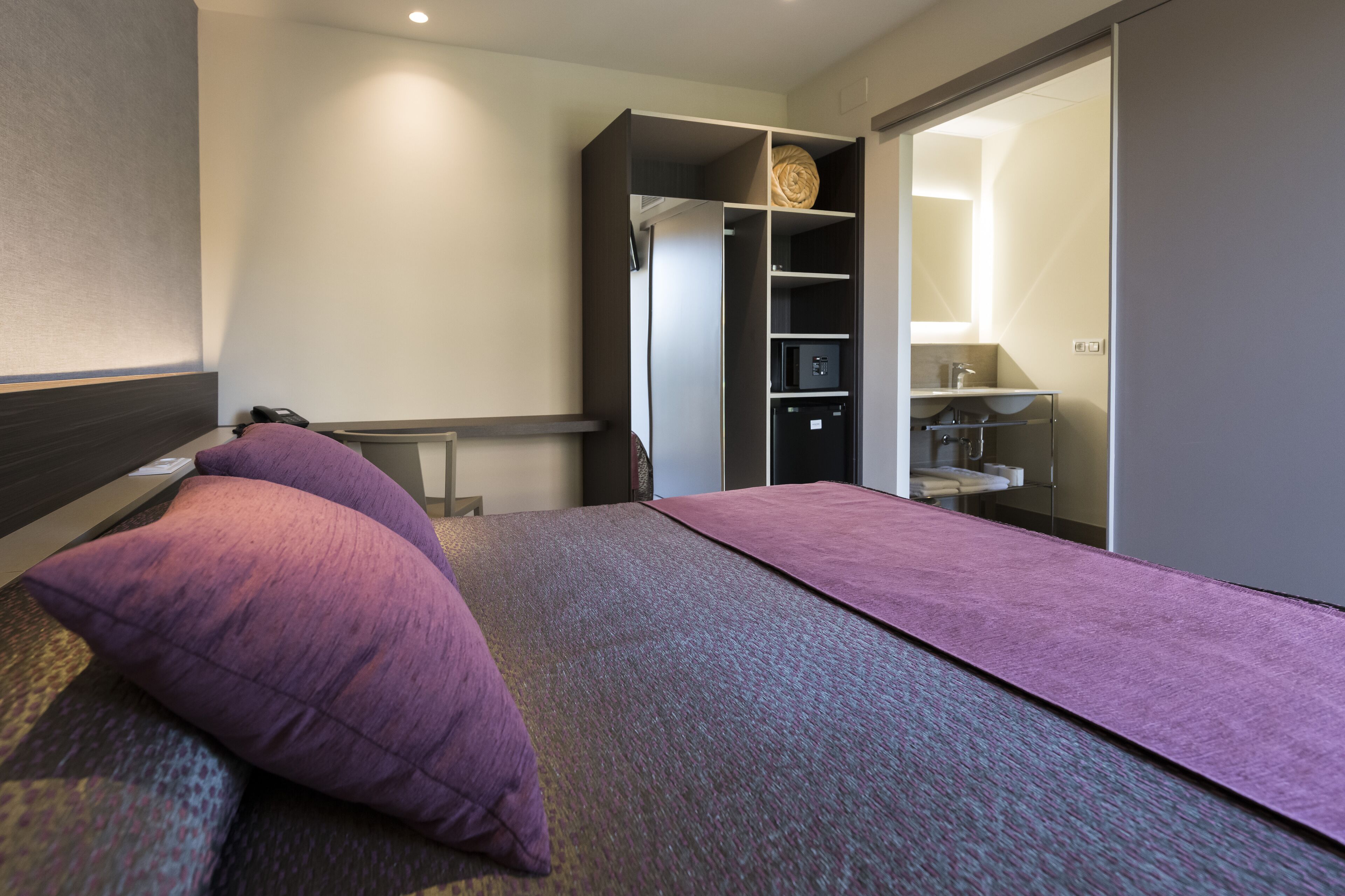 in-room safe, desk, laptop workspace, free wifi