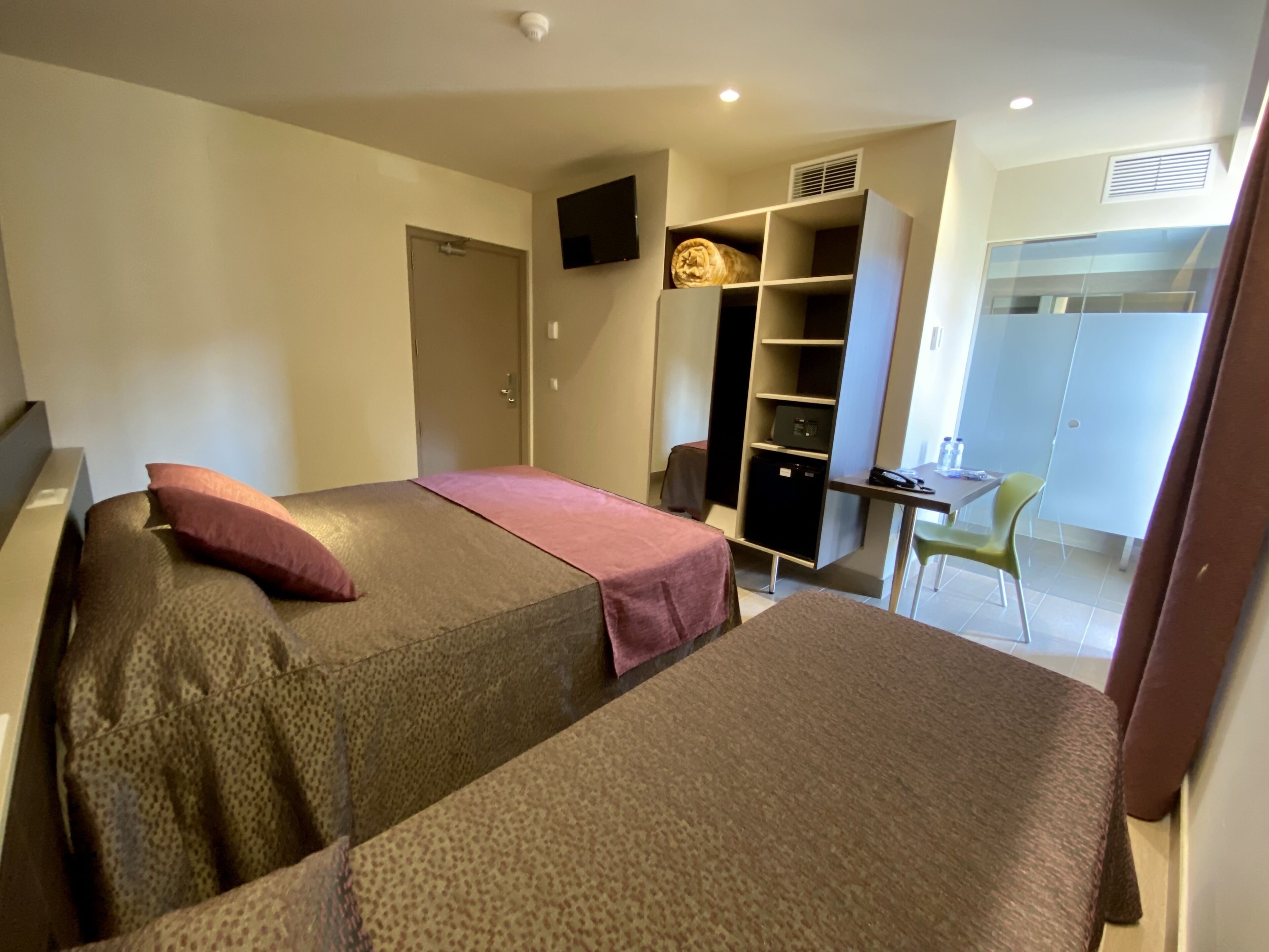 in-room safe, desk, laptop workspace, free wifi