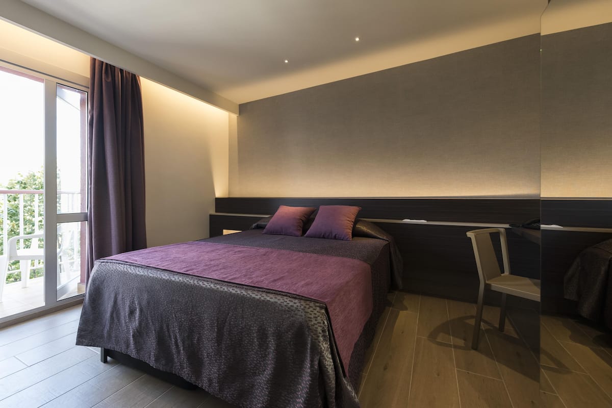 1 chambre, coffres-forts dans les chambres, bureau