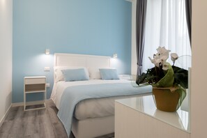 基本客房 (Ischia) | 高級寢具、羽絨被、迷你吧、客房內保險箱
