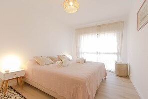 2 chambres, fer et planche à repasser, Wi-Fi, draps fournis