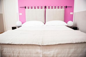 Triple Room | Frette Italian sheets, premium bedding, down comforters - Florian Rooms  (Rome)