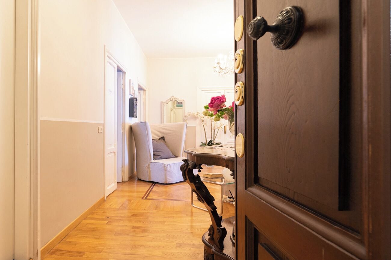 TV a schermo piatto 20 pollici con canali satellitari, TV